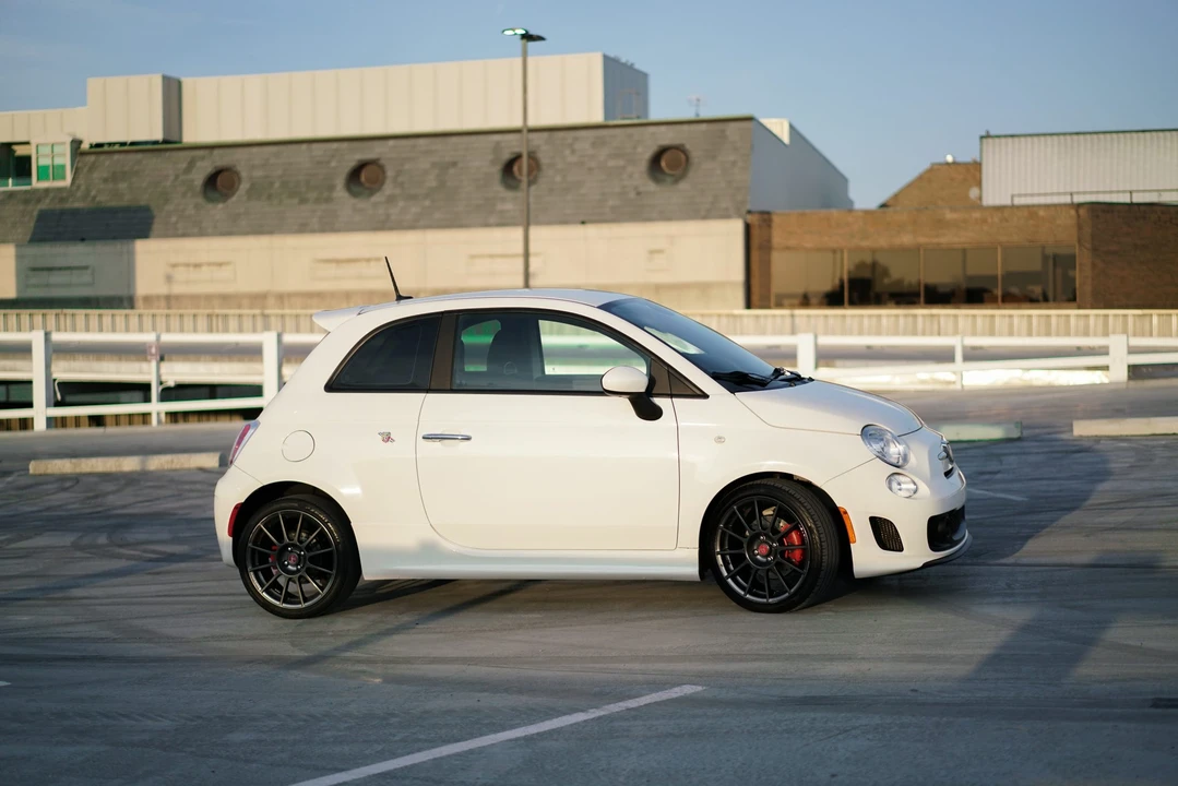 2014 Fiat Abarth 500 - Image 15 of 31