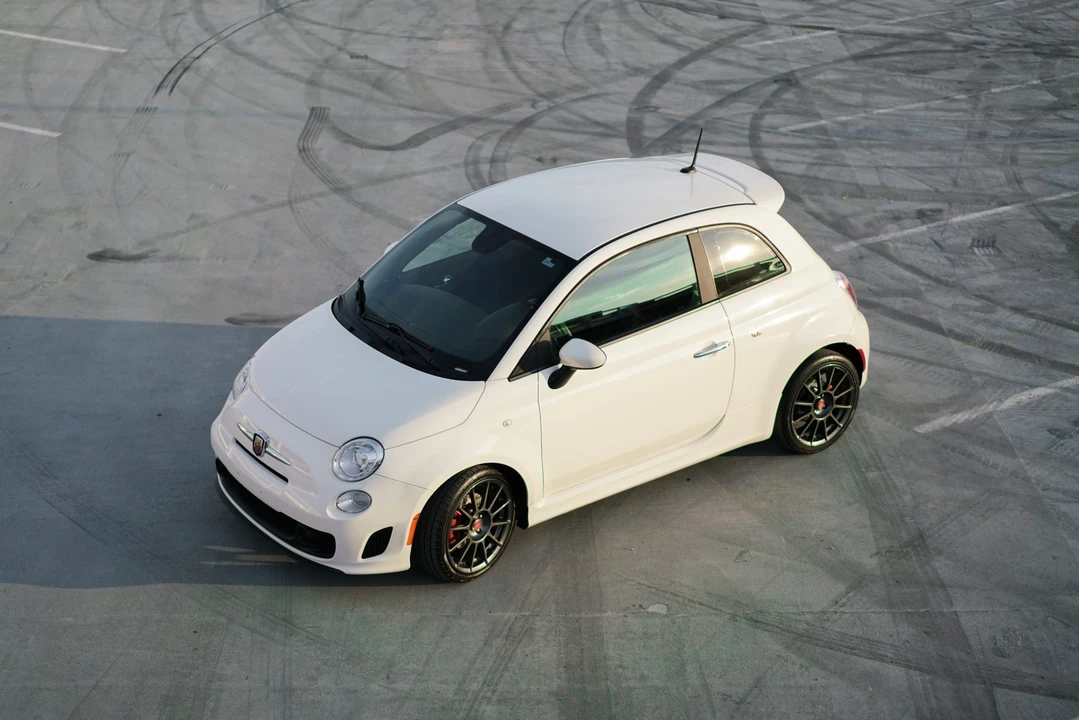 2014 Fiat Abarth 500 - Image 5 of 31