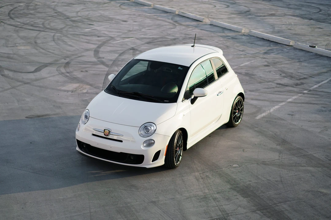 2014 Fiat Abarth 500 - Image 6 of 31