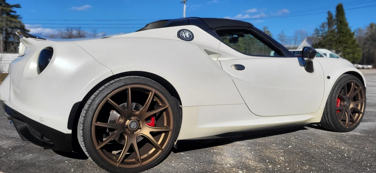 2015 Alfa Romeo 4C Spider - Image 10 of 31