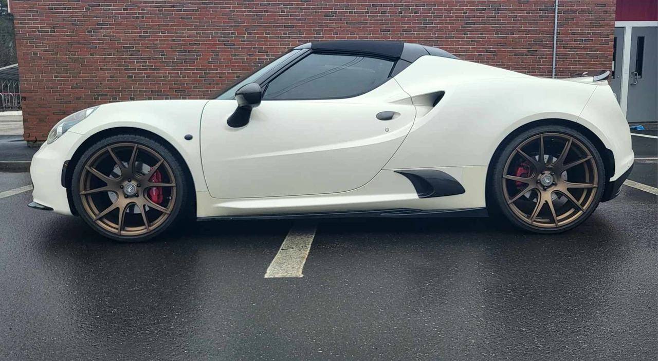 2015 Alfa Romeo 4C Spider - Image 6 of 31