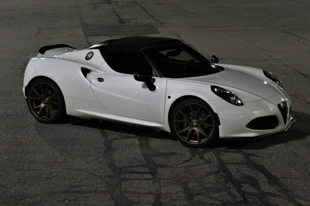 2015 Alfa Romeo 4C Spider - Image 3 of 31
