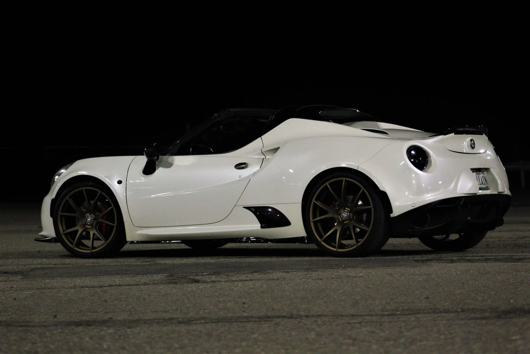 2015 Alfa Romeo 4C Spider - Image 4 of 31