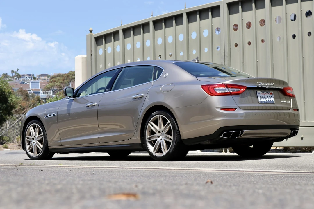 2015 Maserati Quattroporte 6th Gen - Image 24 of 31
