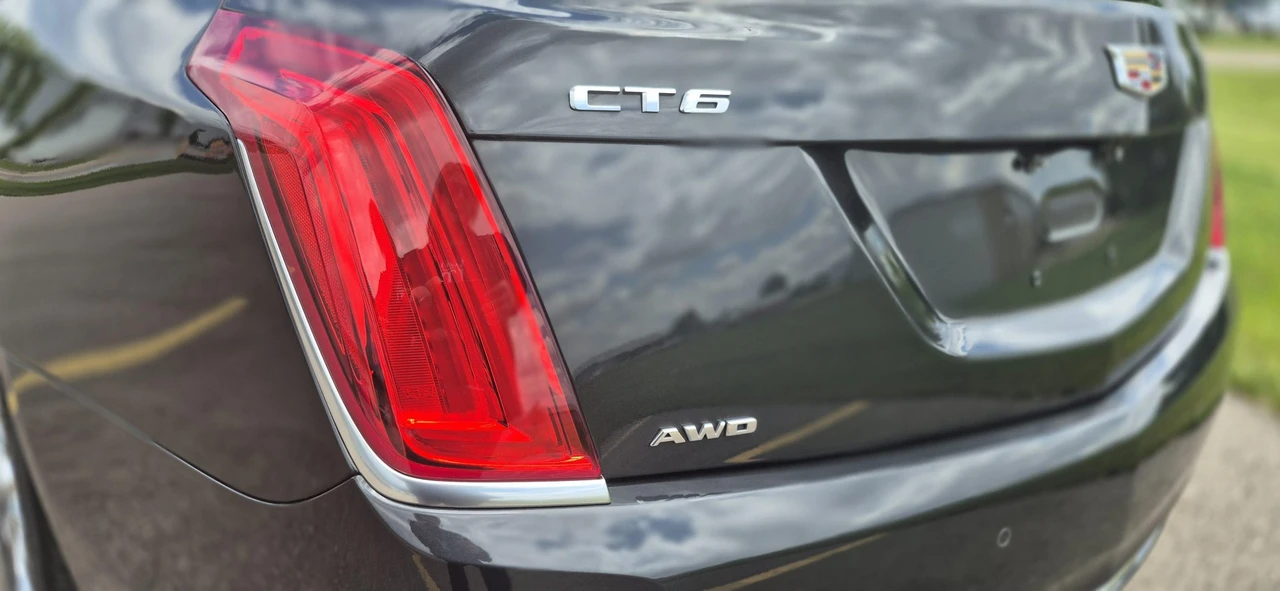 2016 Cadillac CT6 - Image 16 of 31