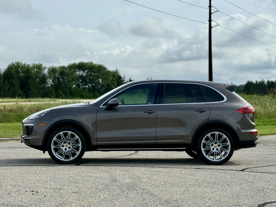 2016 Porsche 958 Cayenne S - Image 10 of 31