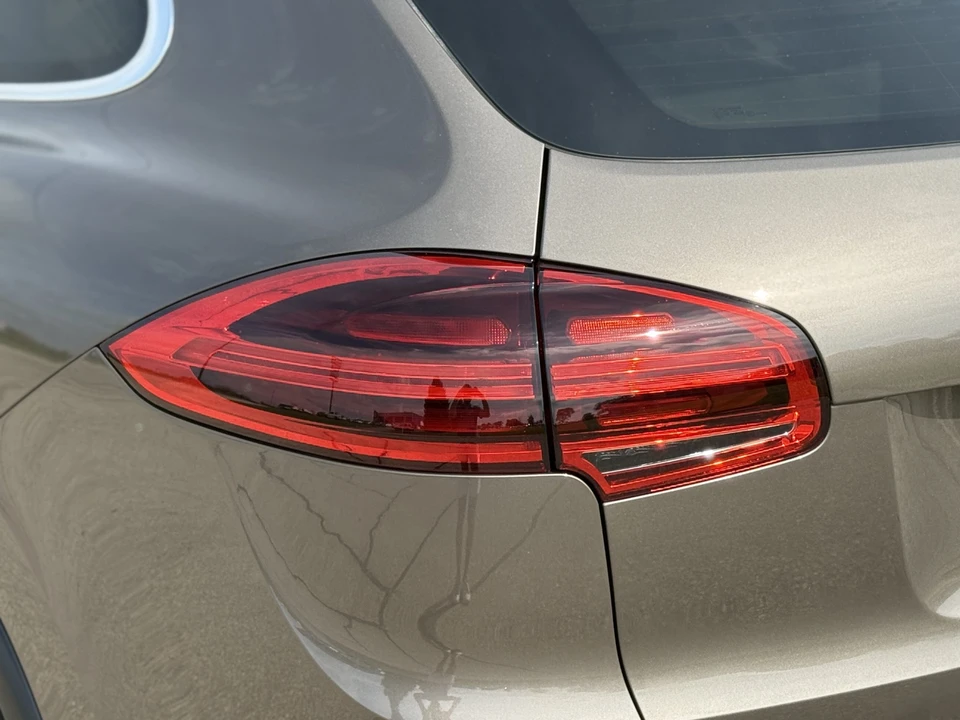2016 Porsche 958 Cayenne S - Image 23 of 31