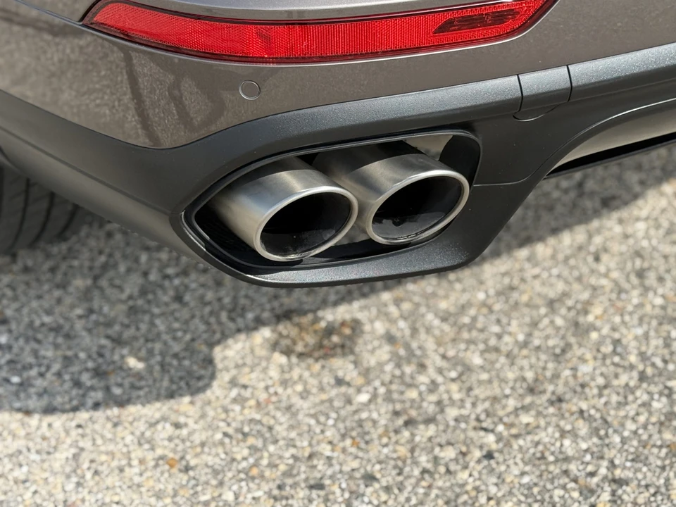2016 Porsche 958 Cayenne S - Image 25 of 31