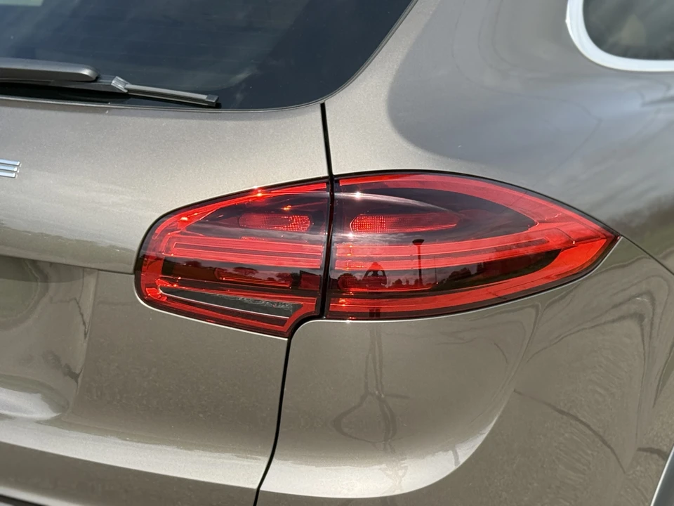 2016 Porsche 958 Cayenne S - Image 27 of 31