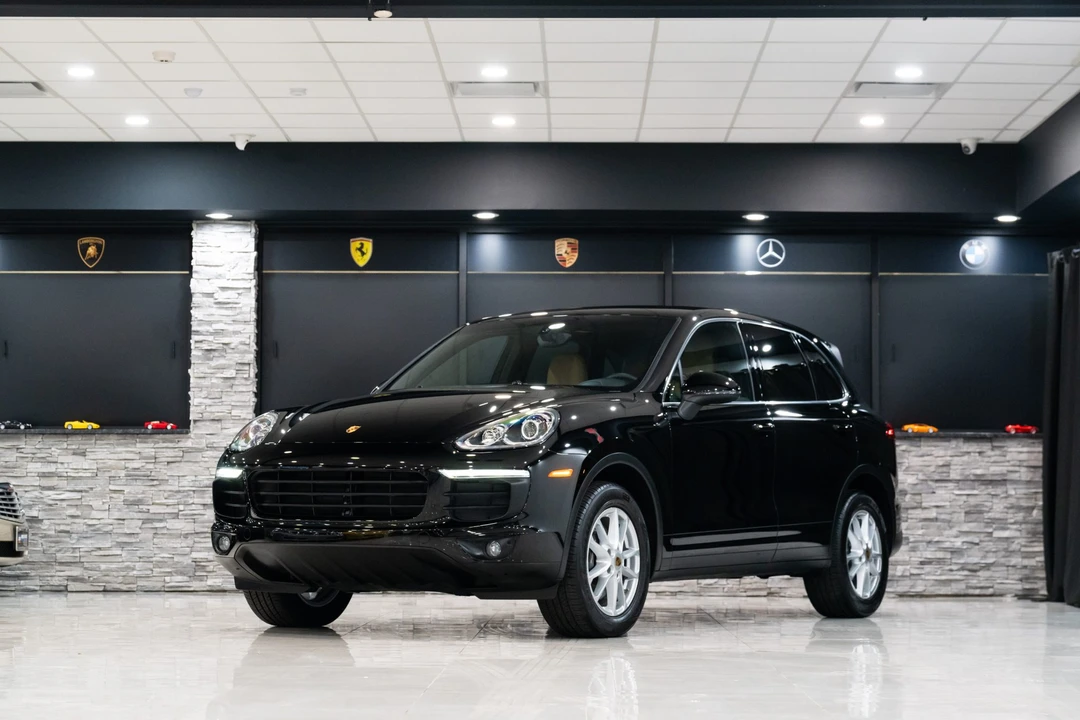 2016 Porsche 958 Cayenne - Image 2 of 31