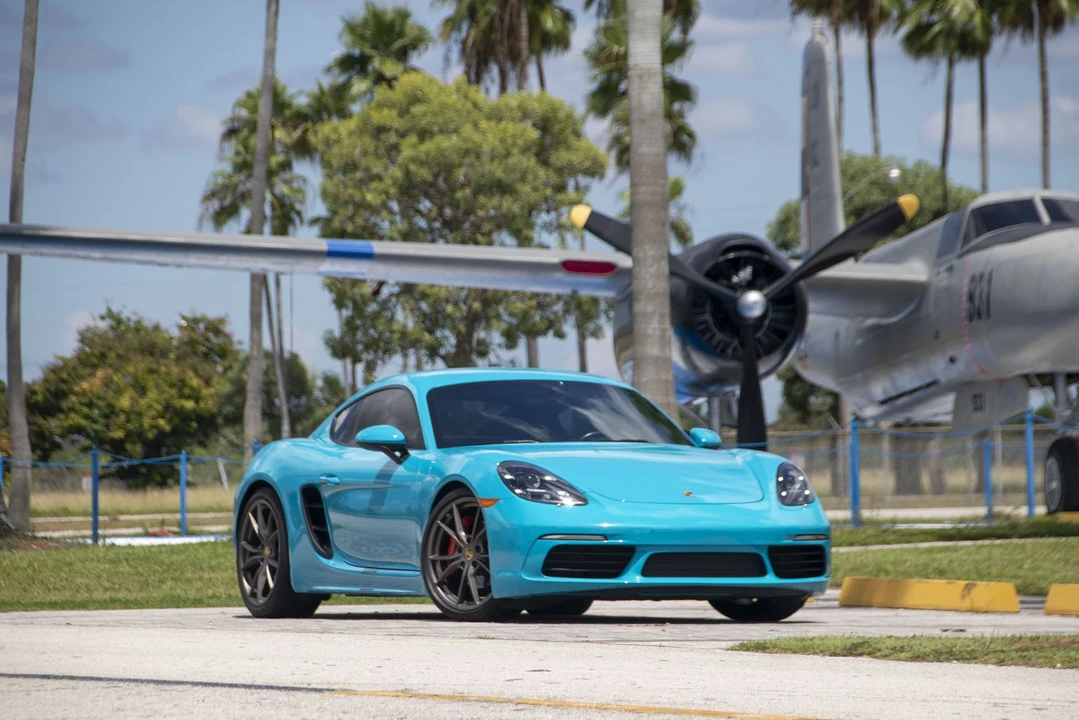 2017 Porsche 718 Cayman S - Image 2 of 31