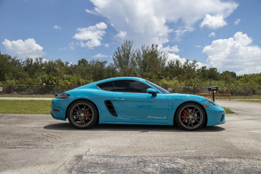 2017 Porsche 718 Cayman S - Image 10 of 31