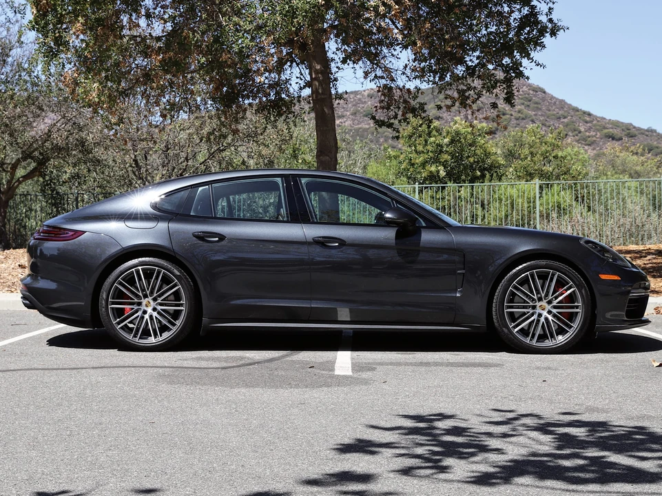 2017 Porsche 971 Panamera Turbo - Image 8 of 31