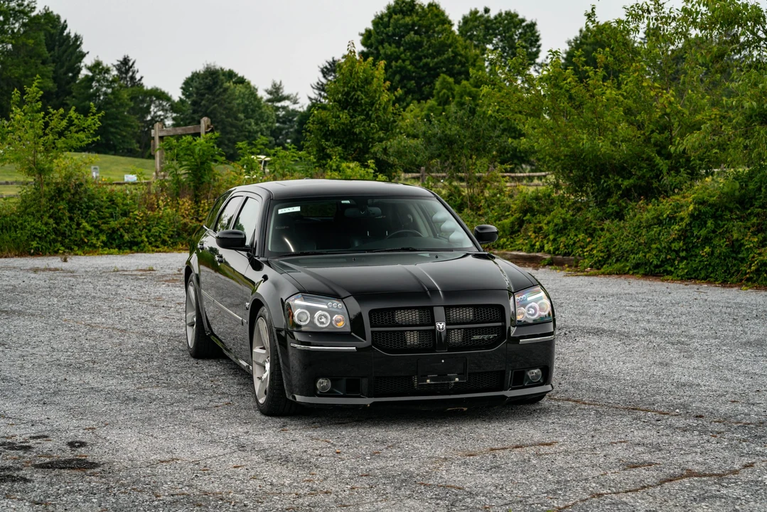 2007 Dodge Magnum SRT8 2nd Gen - Image 2 of 31
