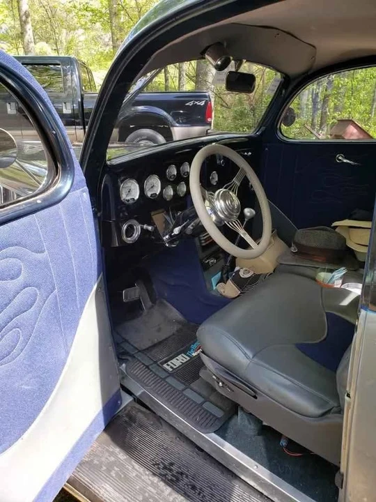 1935 Ford Model 48 & 68 - Image 6 of 10