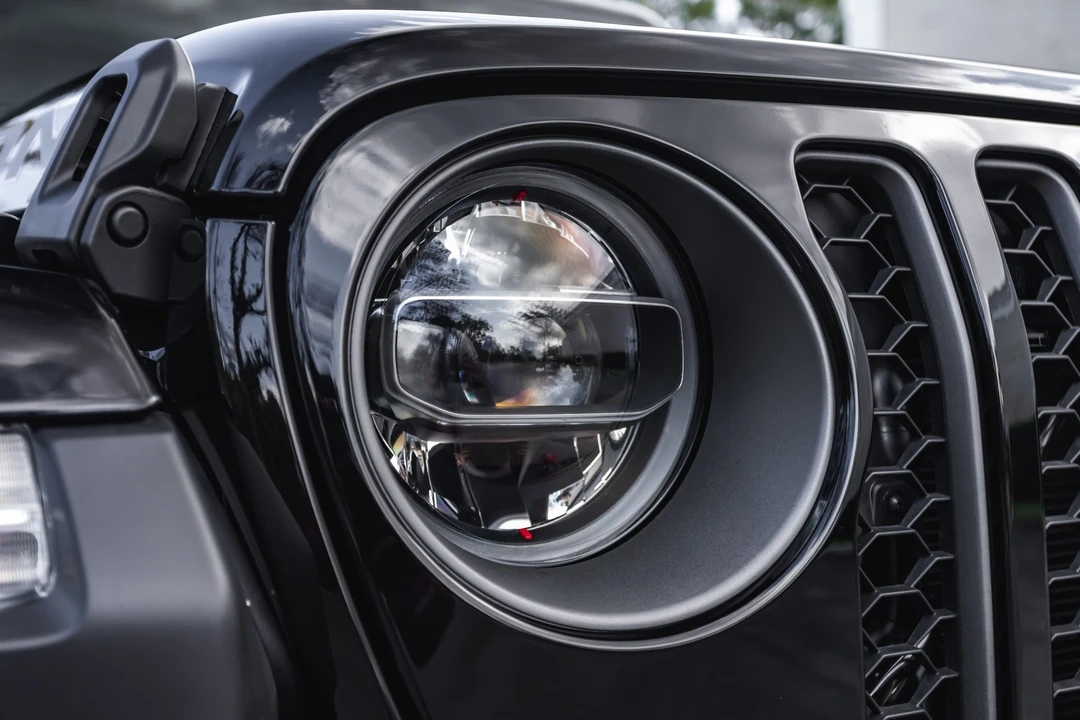 2020 Jeep JT Gladiator - Image 25 of 31