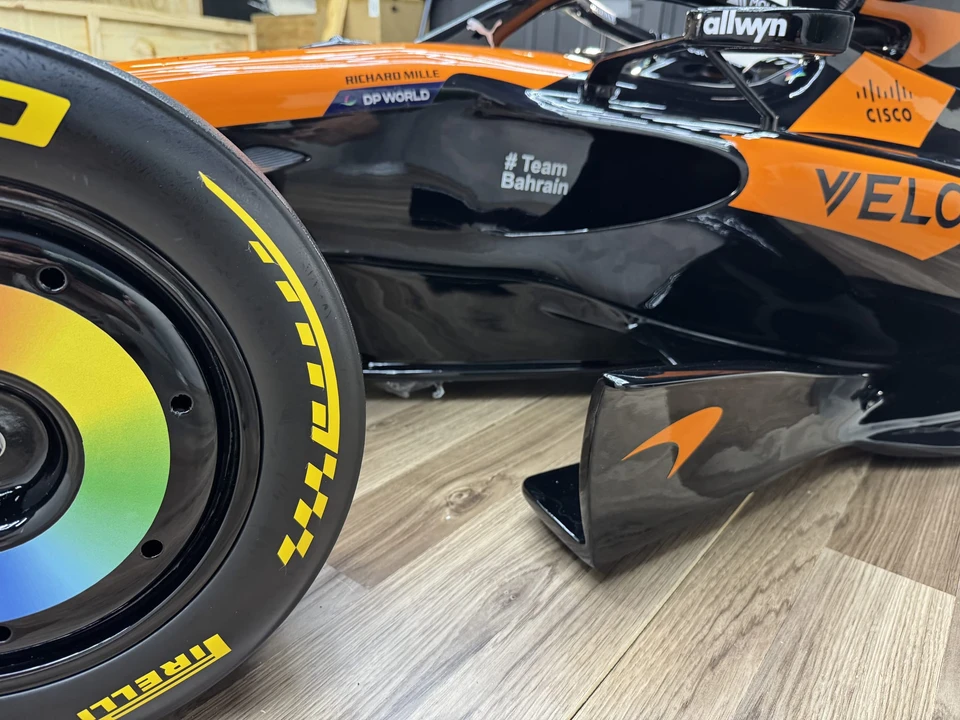 Parts & Memorabilia Scale Models - Image 17 of 31
