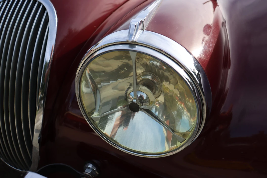 1953 Jaguar XK120 OTS Roadster - Image 25 of 31