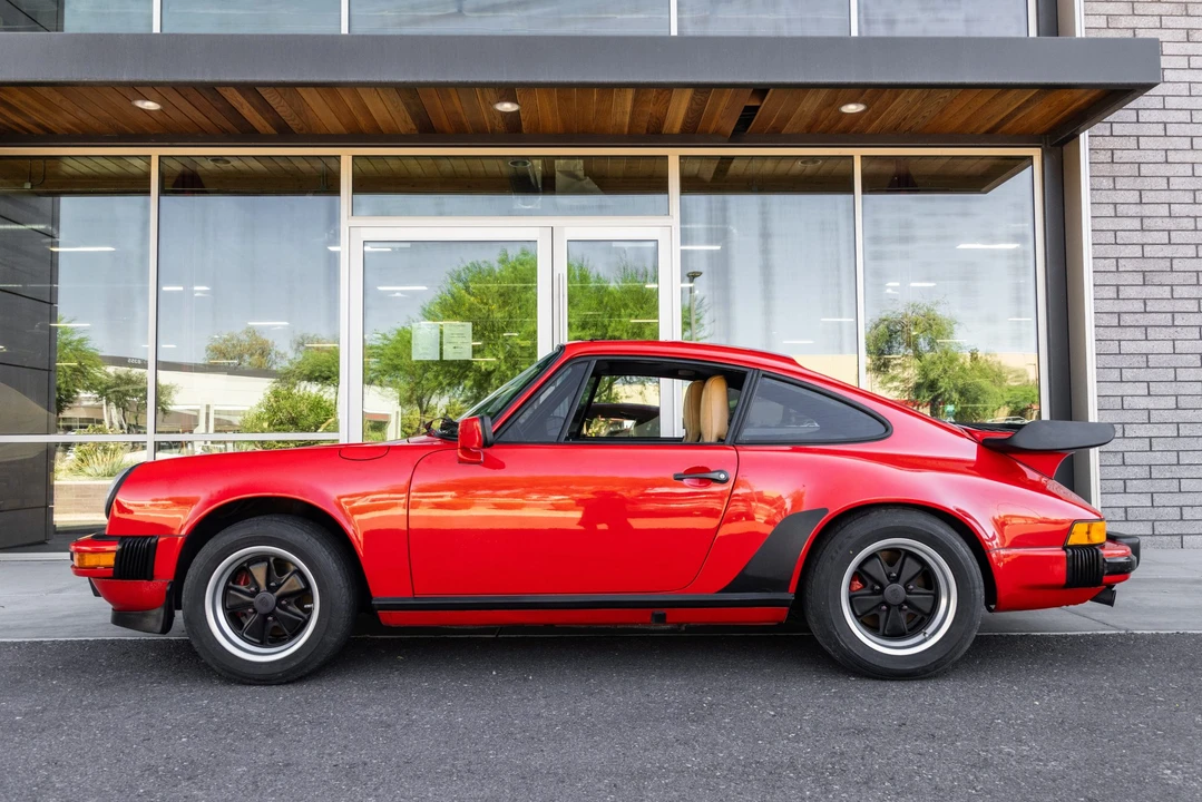 1985 Porsche 911 Carrera 3.2 - Image 10 of 31