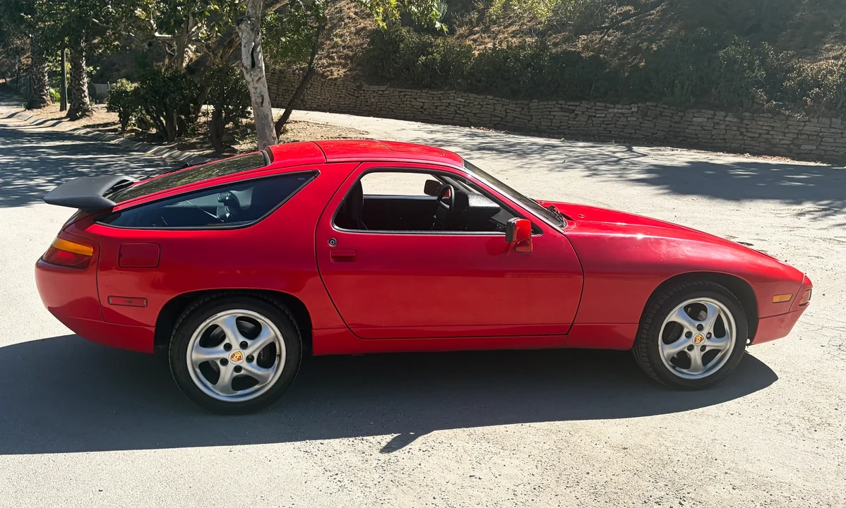 1988 Porsche 928 S4 - Image 15 of 31
