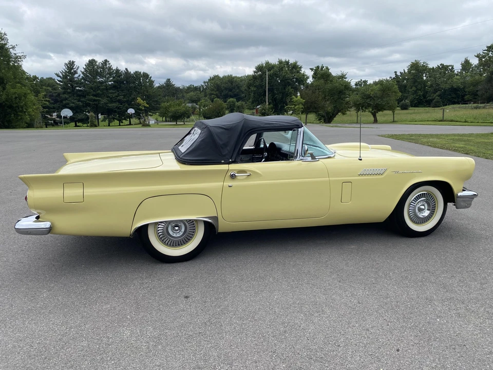 1957 Ford Thunderbird 1st Gen - Image 30 of 31