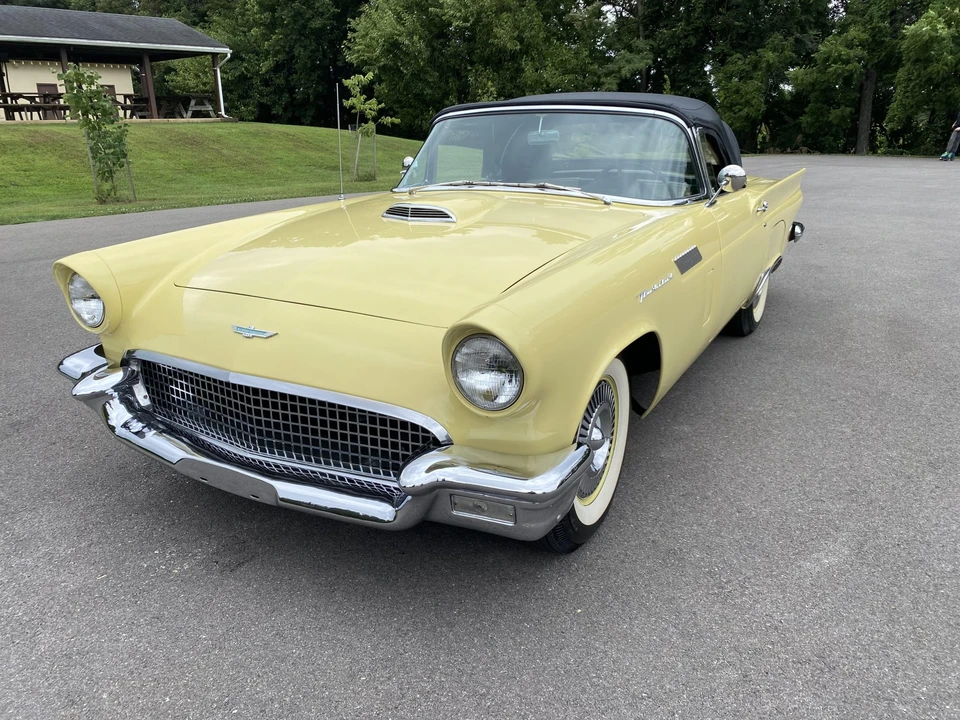 1957 Ford Thunderbird 1st Gen - Image 25 of 31