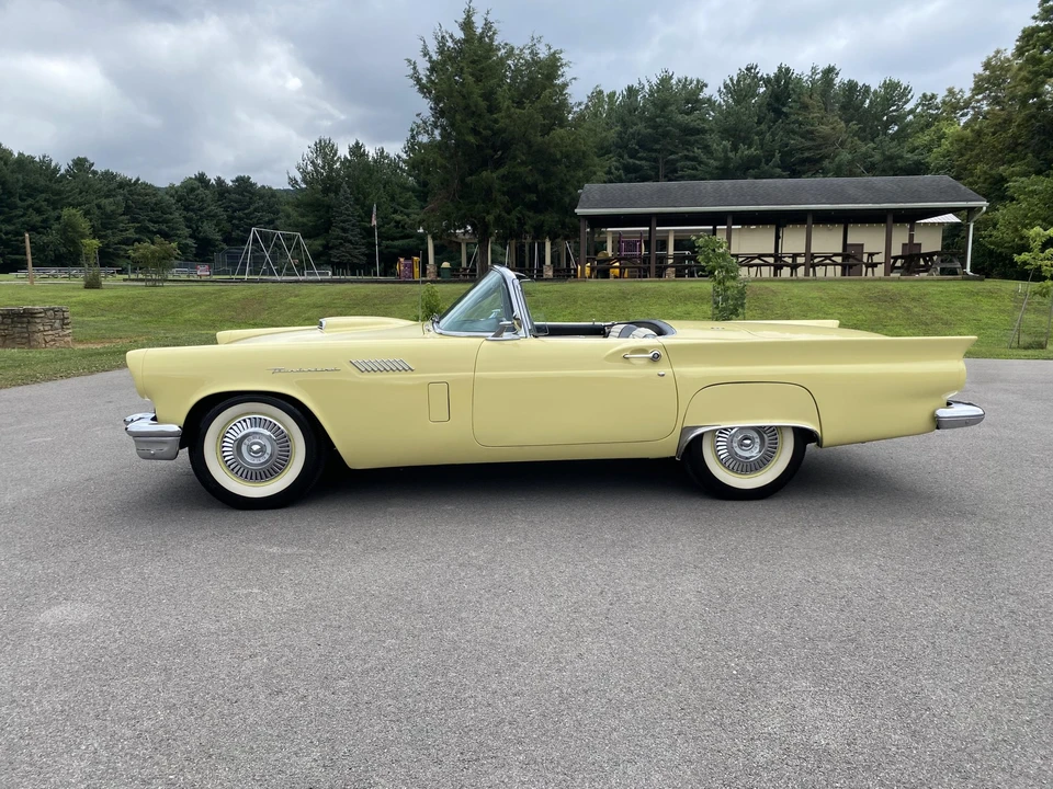 1957 Ford Thunderbird 1st Gen - Image 18 of 31