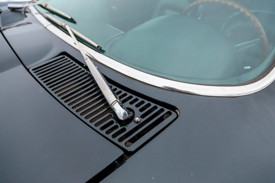 1965 Chevrolet Corvette C2 - Image 24 of 31