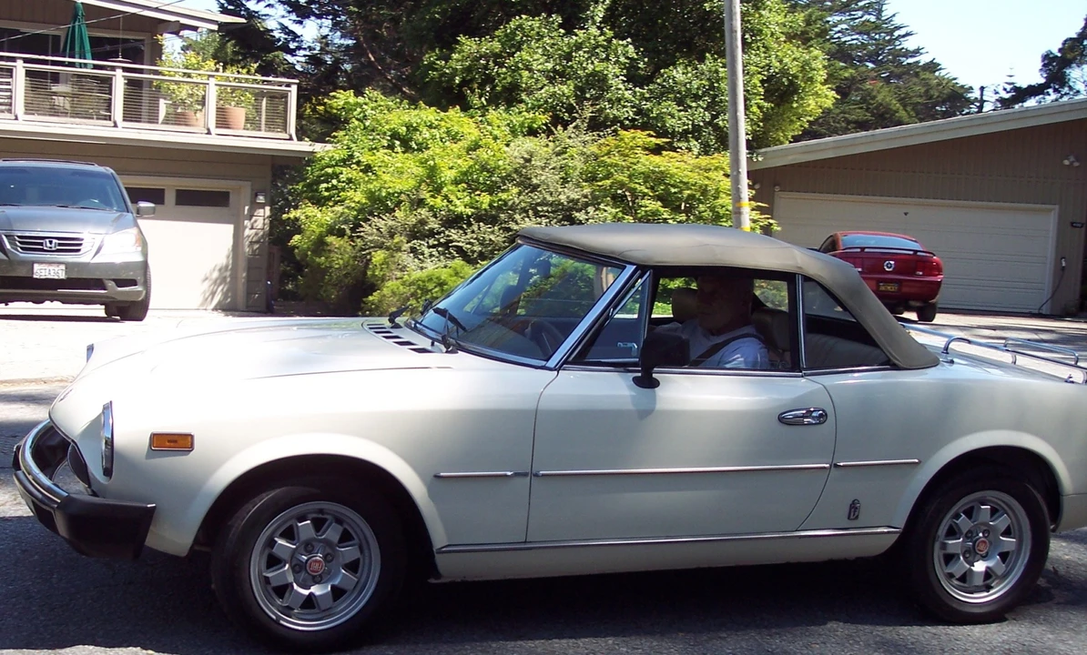 1982 Fiat 124 Sport Spider - Image 11 of 31