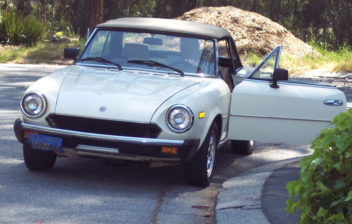 1982 Fiat 124 Sport Spider - Image 9 of 31