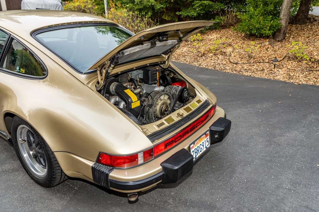 1984 Porsche 911 Carrera 3.2 - Image 17 of 31