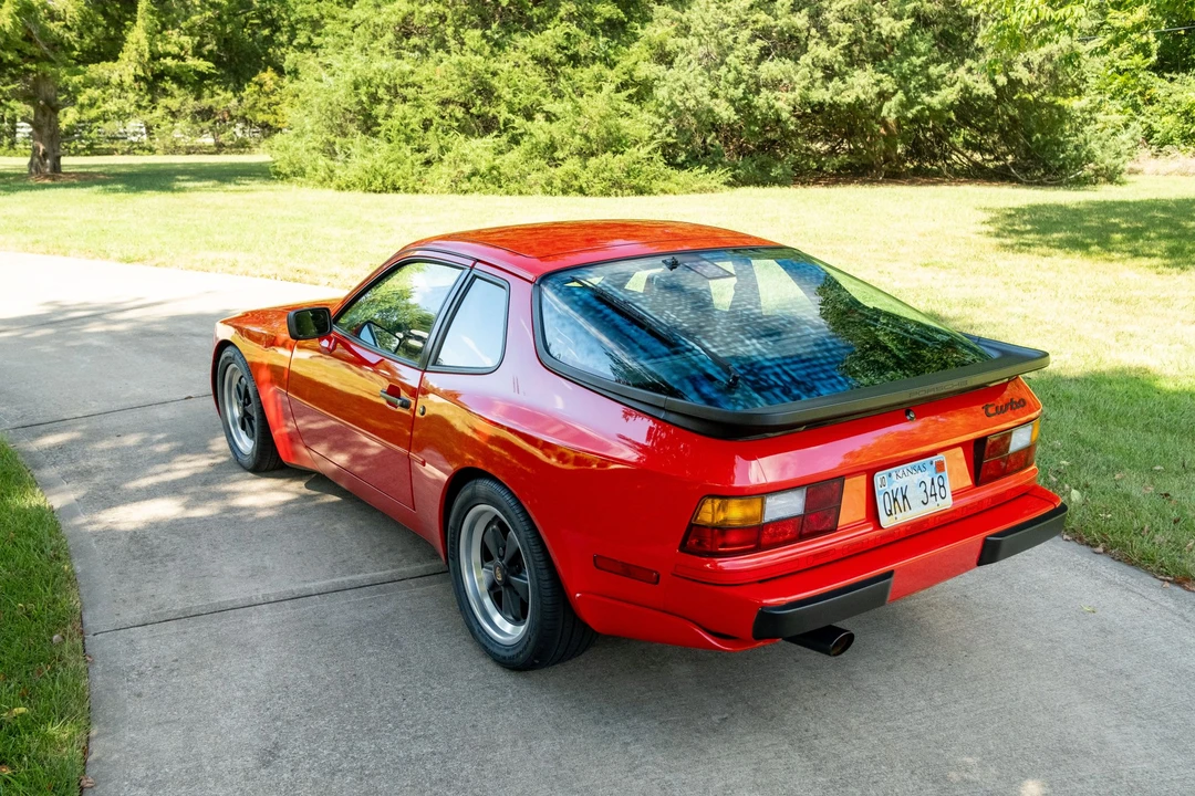 1986 Porsche 944 Turbo - Image 17 of 31