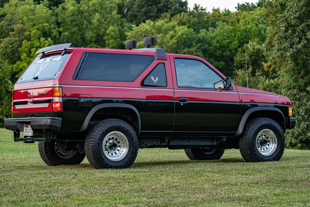 1987 Nissan Pathfinder 1st Gen - Image 13 of 31