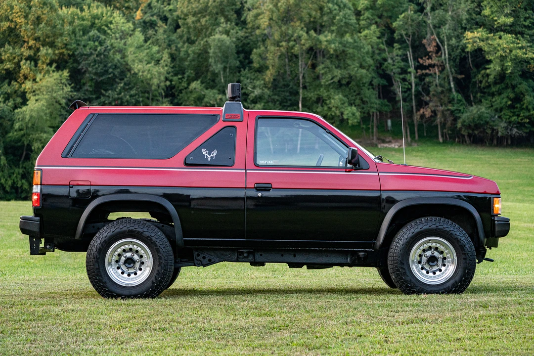 1987 Nissan Pathfinder 1st Gen - Image 11 of 31