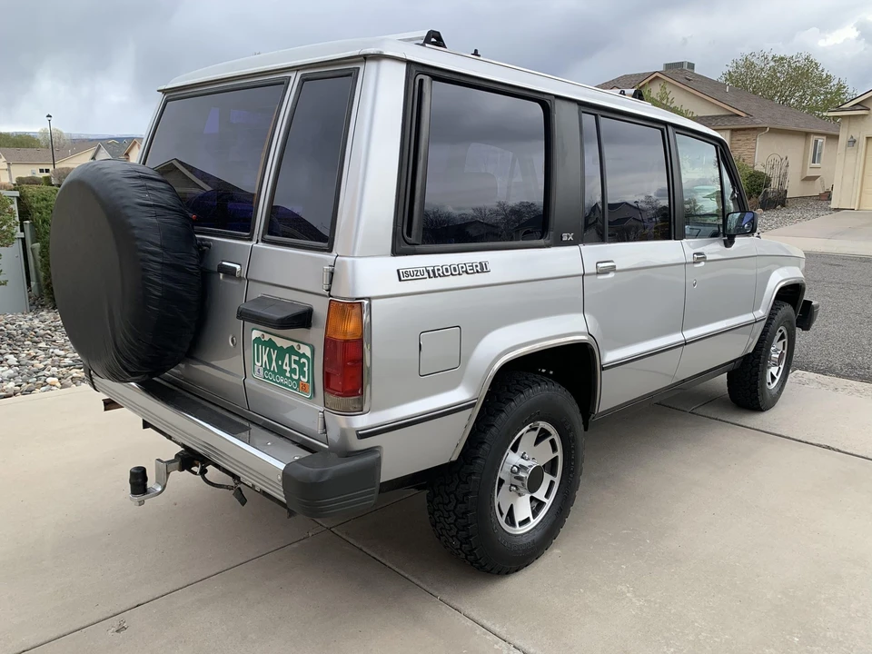1988 Isuzu Trooper - Image 7 of 31