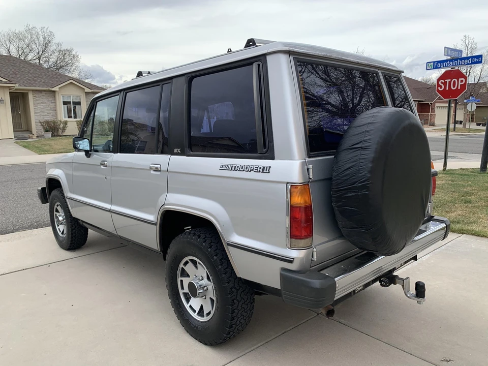 1988 Isuzu Trooper - Image 9 of 31