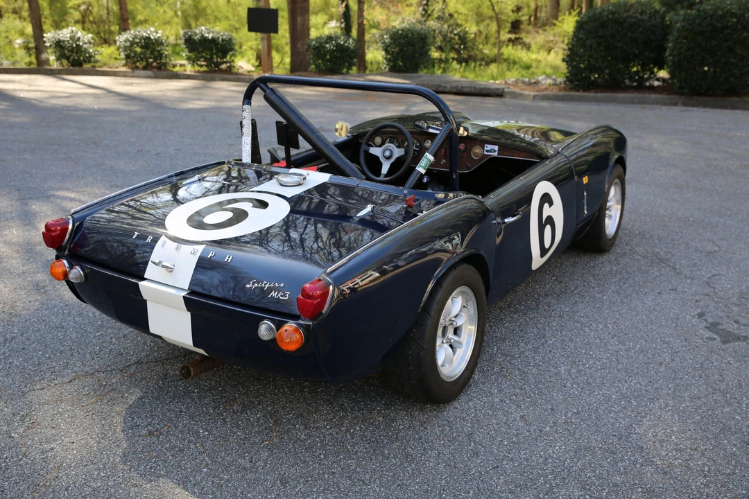 Triumph Spitfire - Image 8 of 31