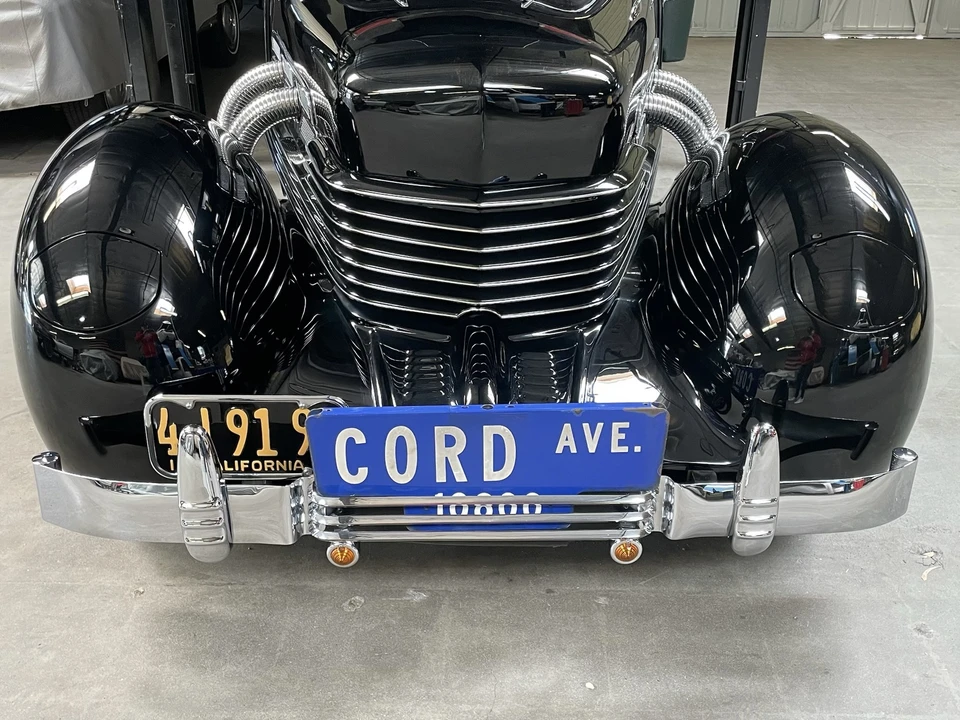 1936 Cord 810 & 812 - Image 25 of 31
