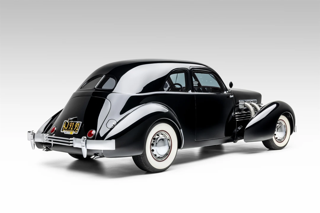 1936 Cord 810 & 812 - Image 14 of 31