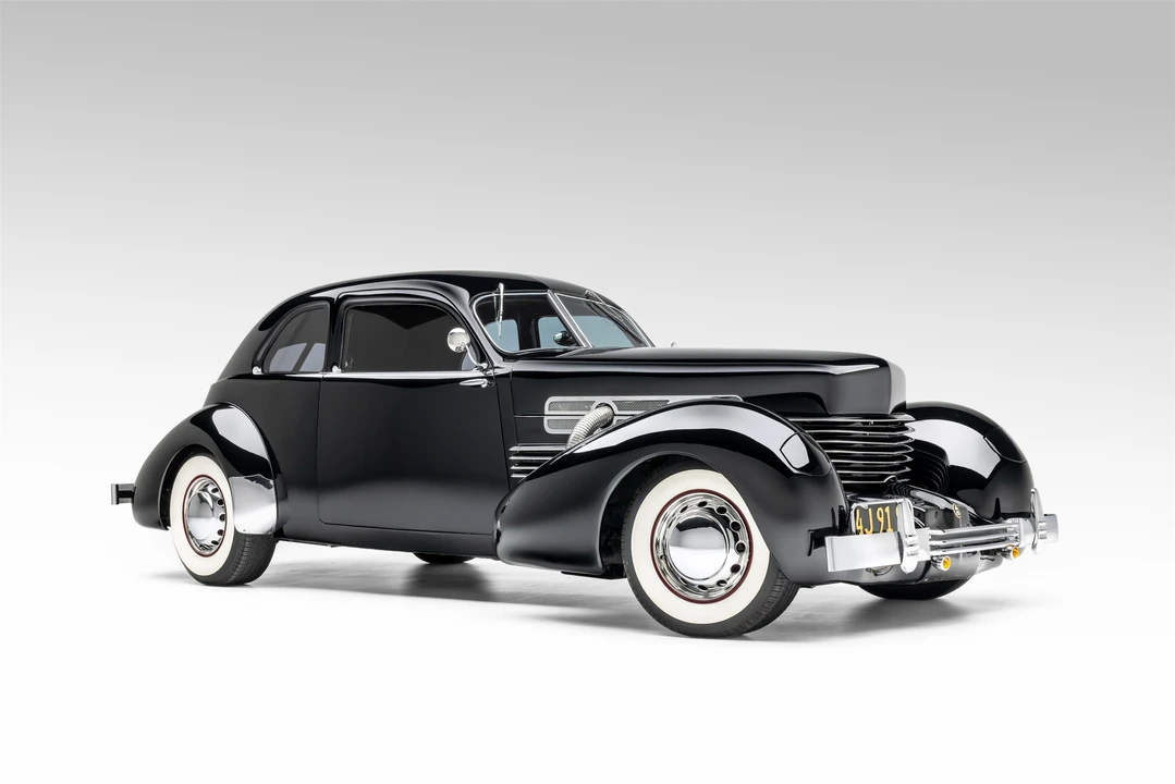 1936 Cord 810 & 812 - Image 10 of 31