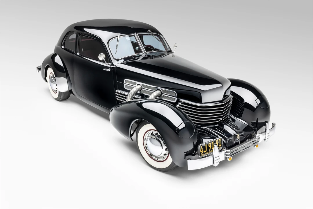 1936 Cord 810 & 812 - Image 9 of 31