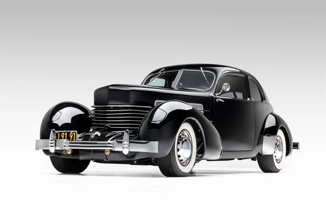 1936 Cord 810 & 812 - Image 4 of 31