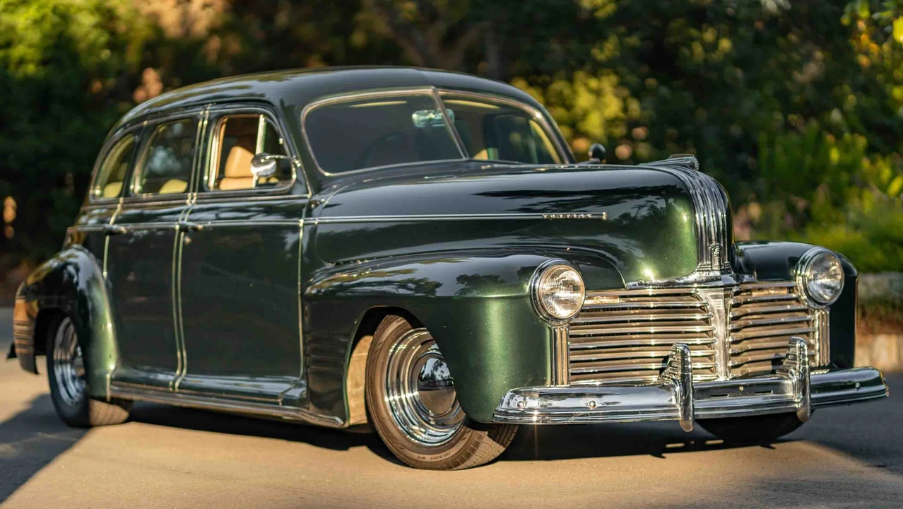 1941 Pontiac - Image 9 of 31