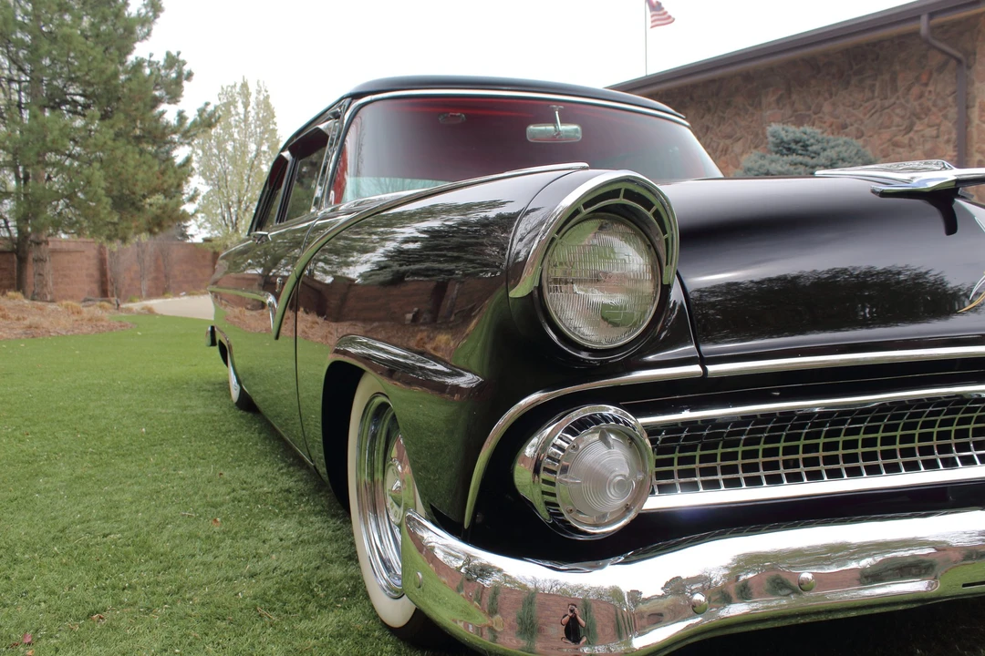 1955 Ford Fairlane 1st Gen - Image 21 of 31