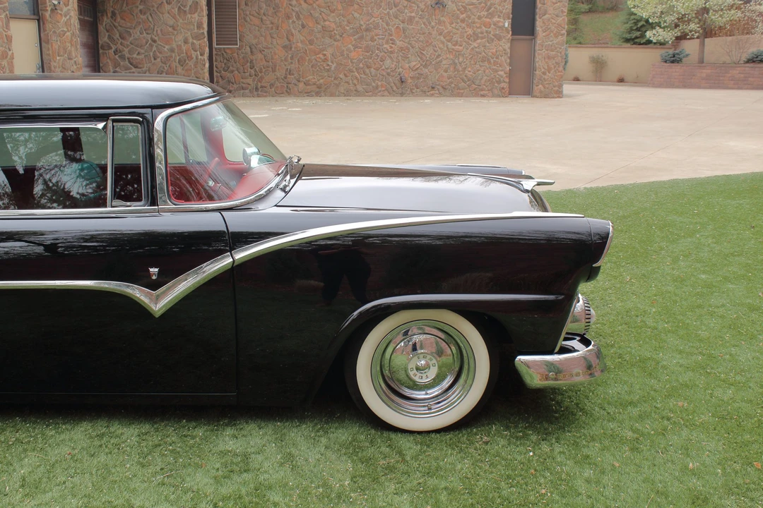 1955 Ford Fairlane 1st Gen - Image 22 of 31