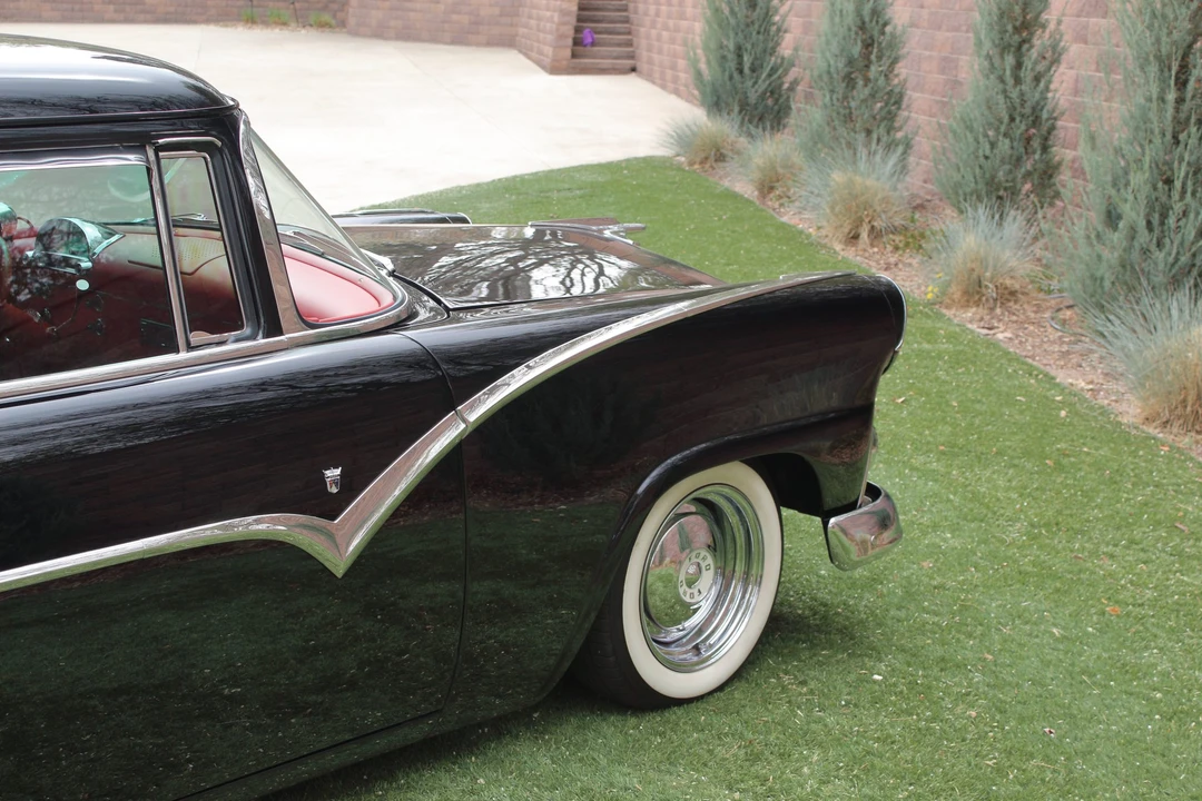 1955 Ford Fairlane 1st Gen - Image 23 of 31