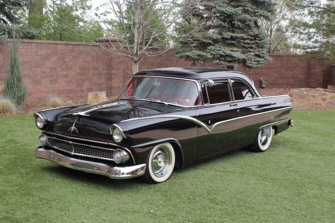 1955 Ford Fairlane 1st Gen - Image 4 of 31