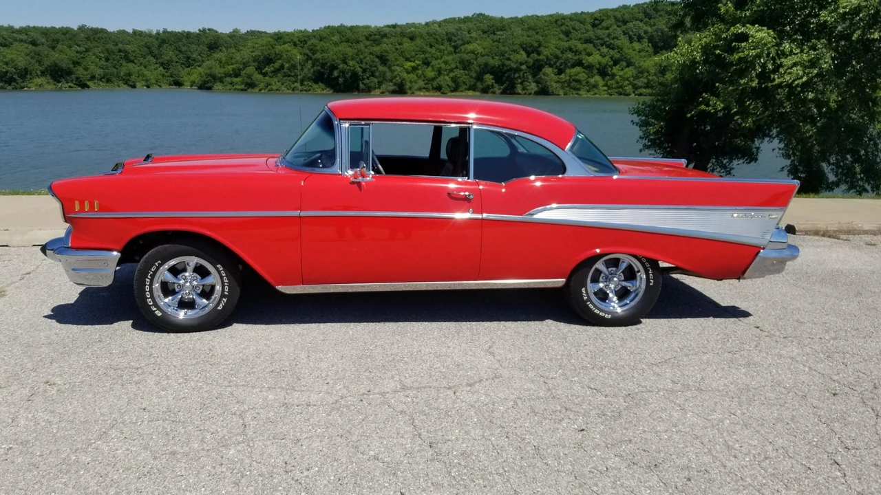 1957 Chevrolet Tri-Five Bel Air 2-Door Hardtop & Coupe - Image 8 of 31
