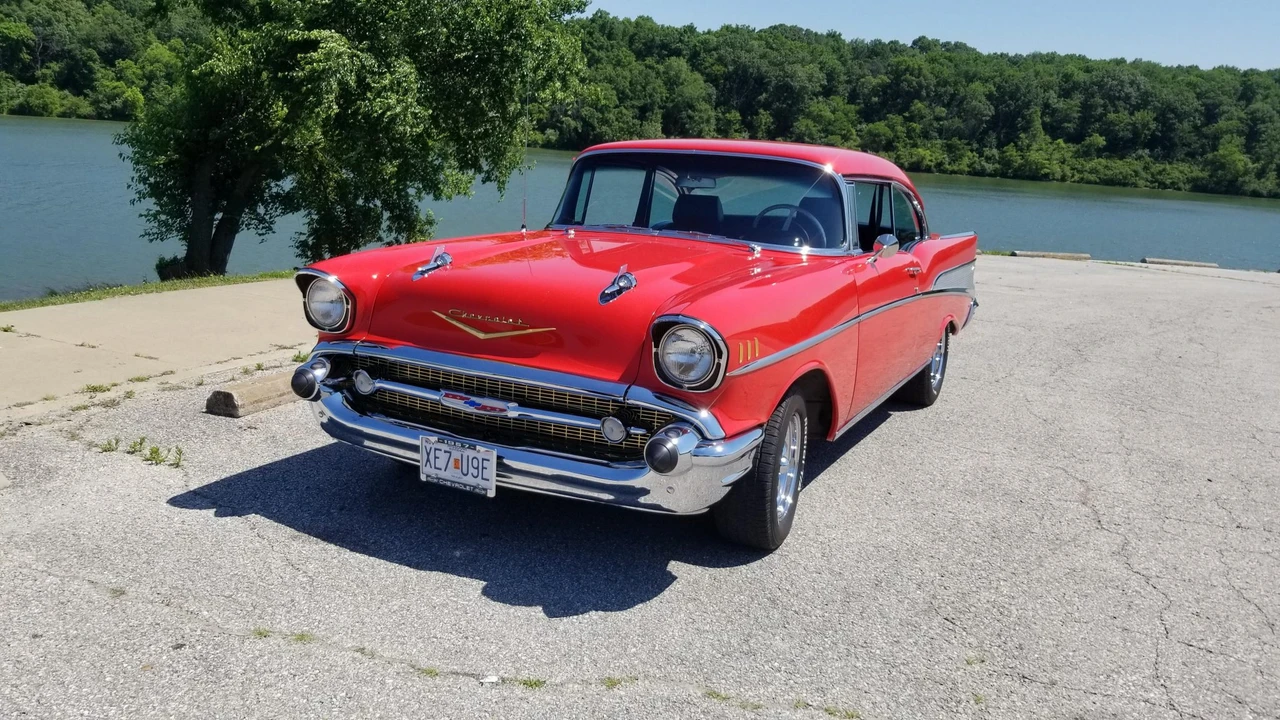 1957 Chevrolet Tri-Five Bel Air 2-Door Hardtop & Coupe - Image 6 of 31