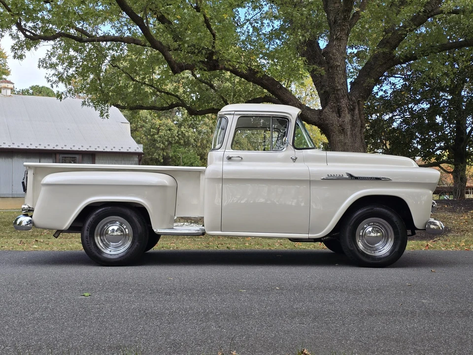 1958 Chevrolet Task Force - Image 26 of 31